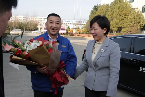 副市长龙小红莅临XINGCAI.com新春走访慰问